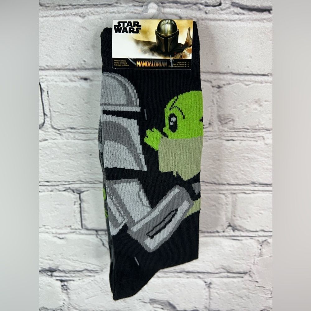 Star Wars Crew Socks 2 Pair Adult Shoe 6-12 Mandalorian Baby Yoda The Child NEW